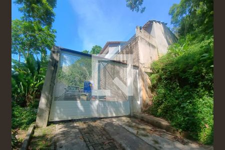 Casa de condomínio à venda com 350m², 5 quartos e 6 vagasFachada da Casa