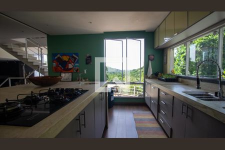 Casa de condomínio à venda com 350m², 5 quartos e 6 vagasCozinha