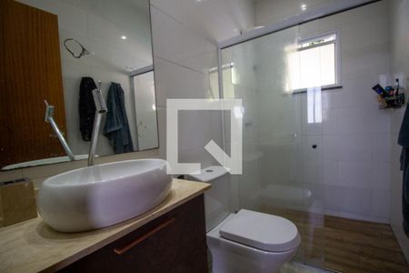 Casa de condomínio à venda com 350m², 5 quartos e 6 vagasBanheiro da Suíte 1