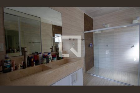 Casa de condomínio à venda com 350m², 5 quartos e 6 vagasBanheiro da Suíte 3