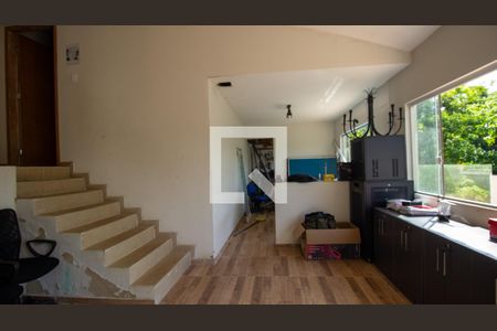 Casa de condomínio à venda com 350m², 5 quartos e 6 vagasEdícula