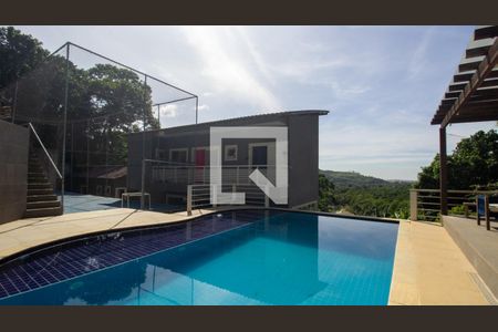 Casa de condomínio à venda com 350m², 5 quartos e 6 vagasPiscina