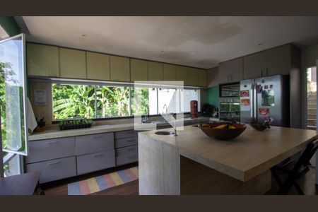 Casa de condomínio à venda com 350m², 5 quartos e 6 vagasCozinha