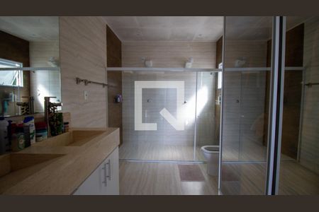 Casa de condomínio à venda com 350m², 5 quartos e 6 vagasBanheiro da Suíte 3