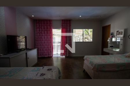 Casa de condomínio à venda com 350m², 5 quartos e 6 vagasSuíte 2