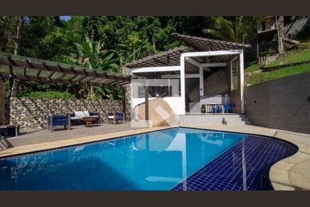 Casa de condomínio à venda com 350m², 5 quartos e 6 vagasPiscina