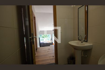 Casa de condomínio à venda com 350m², 5 quartos e 6 vagasBanheiro da Edícula