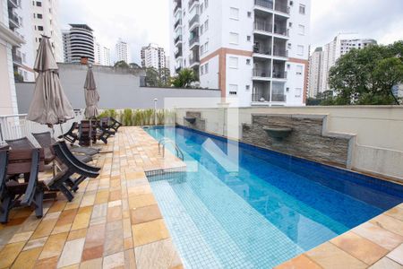 Apartamento para alugar com 64m², 2 quartos e 2 vagasÁrea comum - Piscina