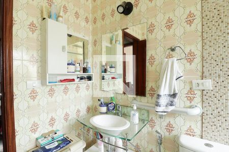 Casa à venda com 225m², 3 quartos e 3 vagas Casa à venda com 225m², 3 quartos e 3 vagasBanheiro