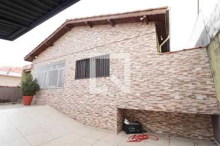 Casa à venda com 225m², 3 quartos e 3 vagas Casa à venda com 225m², 3 quartos e 3 vagasGaragem
