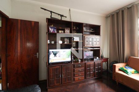 Casa à venda com 225m², 3 quartos e 3 vagas Casa à venda com 225m², 3 quartos e 3 vagasSala