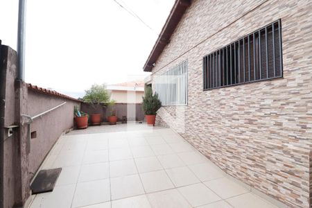 Casa à venda com 225m², 3 quartos e 3 vagas Casa à venda com 225m², 3 quartos e 3 vagasGaragem