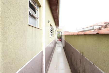 Casa à venda com 225m², 3 quartos e 3 vagas Casa à venda com 225m², 3 quartos e 3 vagasCorredor Lateral