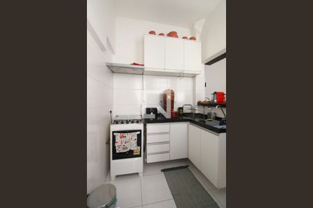 Cozinha de apartamento para alugar com 2 quartos, 53m² em Copacabana, Rio de Janeiro