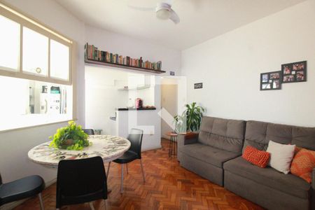 Sala de apartamento para alugar com 2 quartos, 53m² em Copacabana, Rio de Janeiro