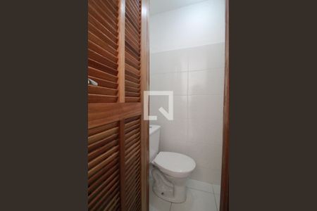 Apartamento para alugar com 53m², 2 quartos e sem vagaBanheiro da Área de serviço