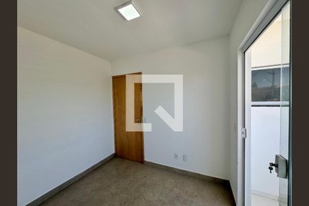 Casa de condomínio à venda com 88m², 3 quartos e 1 vagaQuarto 2