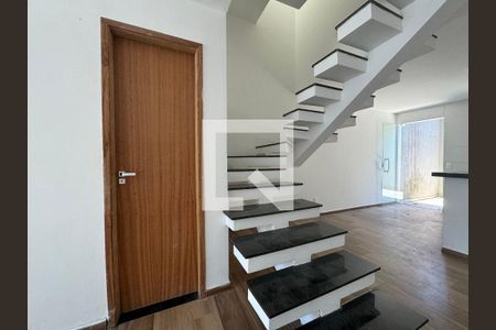 Sala de casa de condomínio à venda com 3 quartos, 88m² em Vargem Pequena, Rio de Janeiro