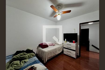 Casa à venda com 250m², 3 quartos e 4 vagas Casa à venda com 250m², 3 quartos e 4 vagasQuarto 4