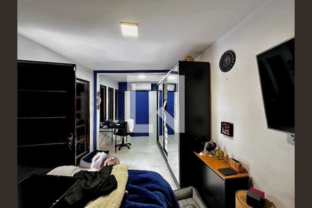 Casa à venda com 250m², 3 quartos e 4 vagas Casa à venda com 250m², 3 quartos e 4 vagasSuíte Fundos