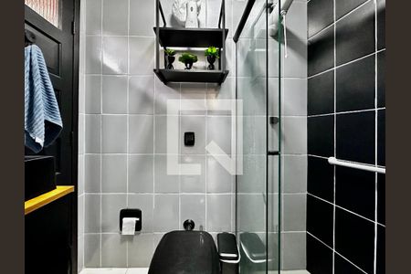 Casa à venda com 250m², 3 quartos e 4 vagas Casa à venda com 250m², 3 quartos e 4 vagasBanheiro Suíte Fundos