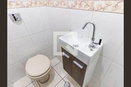 Casa à venda com 256m², 3 quartos e 3 vagasLavabo