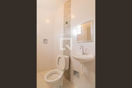 Banheiro de casa para alugar com 1 quarto, 40m² em Jardim Santa Maria, São Paulo