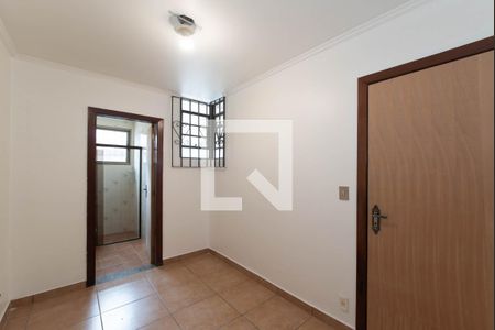 Casa à venda com 217m², 3 quartos e 4 vagasEscritório