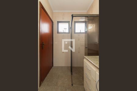 Casa à venda com 217m², 3 quartos e 4 vagasBanheiro da Suíte 2