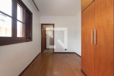 Casa à venda com 217m², 3 quartos e 4 vagasSuíte 2