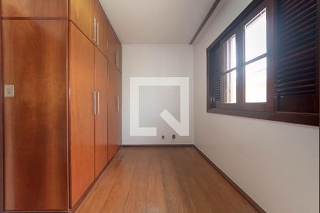 Casa à venda com 217m², 3 quartos e 4 vagasSuíte 2