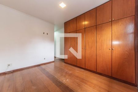 Casa à venda com 217m², 3 quartos e 4 vagasSuíte 1