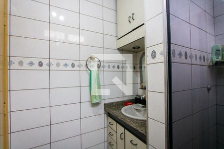 Casa à venda com 170m², 3 quartos e 2 vagas Casa à venda com 170m², 3 quartos e 2 vagasBanheiro social