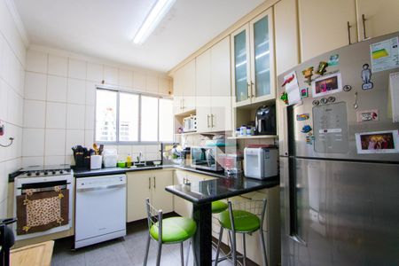 Casa à venda com 170m², 3 quartos e 2 vagas Casa à venda com 170m², 3 quartos e 2 vagasCozinha