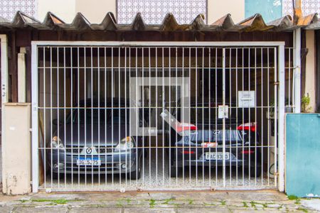 Casa à venda com 170m², 3 quartos e 2 vagas Casa à venda com 170m², 3 quartos e 2 vagasFachada