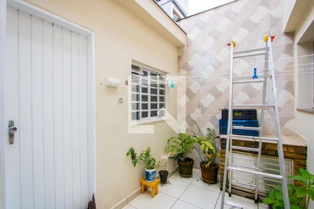 Casa à venda com 170m², 3 quartos e 2 vagas Casa à venda com 170m², 3 quartos e 2 vagasQuintal