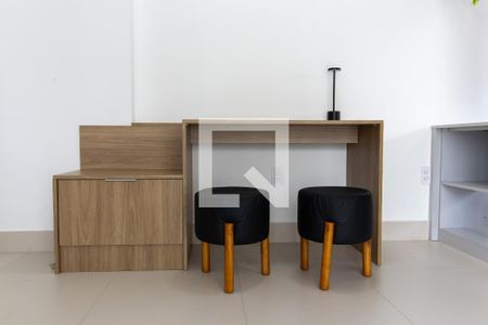 Sala de apartamento para alugar com 1 quarto, 46m² em Centro, Campinas