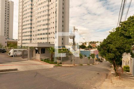 Apartamento para alugar com 69m², 2 quartos e 1 vaga Apartamento para alugar com 69m², 2 quartos e 1 vagaFachada