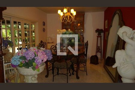 Casa à venda com 367m², 4 quartos e 4 vagas