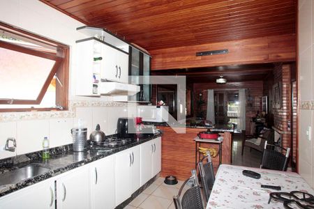 Casa à venda com 366m², 5 quartos e 4 vagasCozinha 1