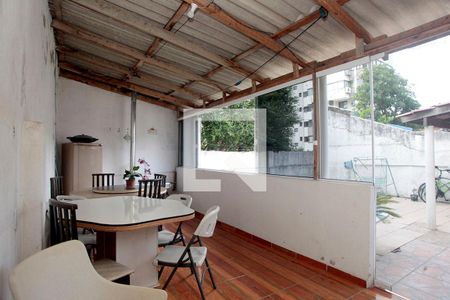 Casa à venda com 366m², 5 quartos e 4 vagasÁrea Gourmet