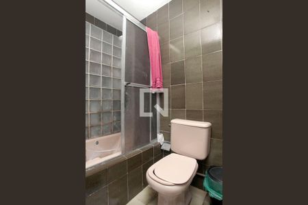 Casa à venda com 366m², 5 quartos e 4 vagasBanheiro 3