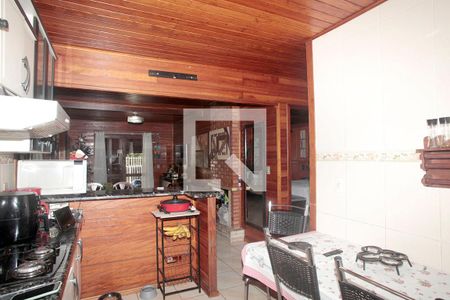 Casa à venda com 366m², 5 quartos e 4 vagasCozinha 1