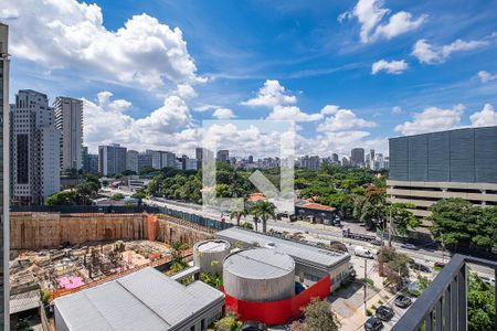 Sala/Cozinha - Vista de apartamento para alugar com 1 quarto, 27m² em Pinheiros, São Paulo
