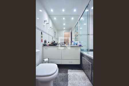 Apartamento à venda com 186m², 3 quartos e 3 vagas Apartamento à venda com 186m², 3 quartos e 3 vagasBanheiro Suíte 3