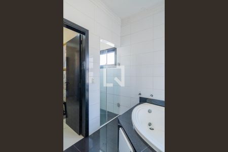 Casa à venda com 255m², 4 quartos e 2 vagasBanheiro da Suíte