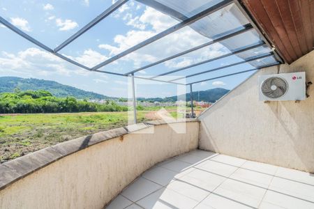 Casa à venda com 255m², 4 quartos e 2 vagasVaranda do escritório