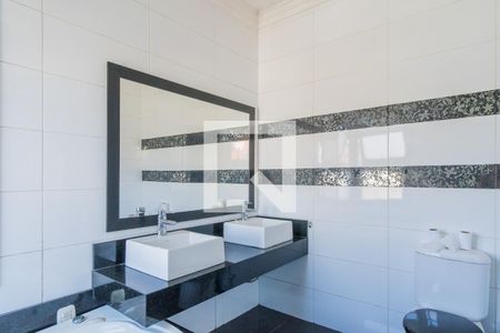 Casa à venda com 255m², 4 quartos e 2 vagasBanheiro da Suíte