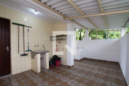 Casa à venda com 150m², 2 quartos e 2 vagas Casa à venda com 150m², 2 quartos e 2 vagasÁrea de Serviço