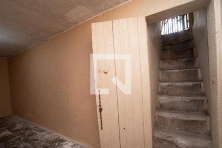 Casa à venda com 150m², 2 quartos e 2 vagas Casa à venda com 150m², 2 quartos e 2 vagasPorão